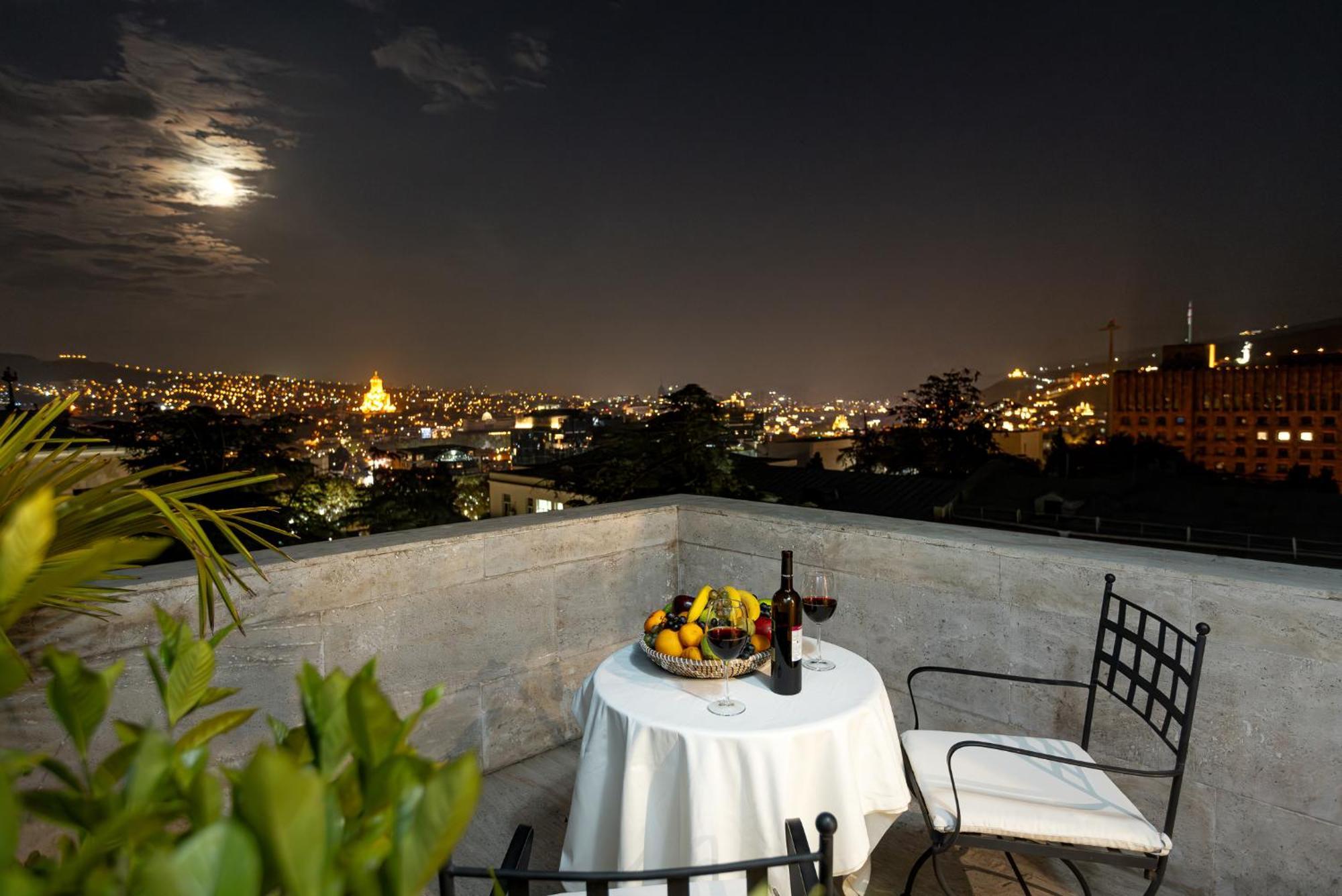 Citrus Hotel Tbilisi Exterior foto